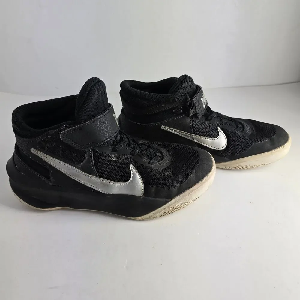 Nike Team Hustle D10 FlyEase Size 5Y